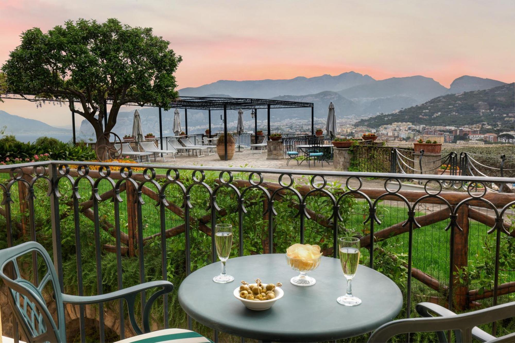 Grand Hotel Capodimonte Sorrento Exterior photo